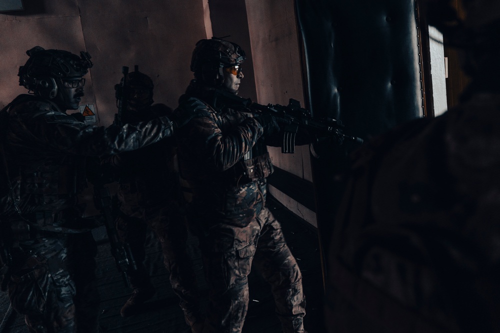 SOUTHERN STAR 25 Close Quarters Battle training