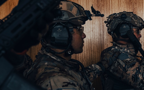 SOUTHERN STAR 25 Close Quarters Battle training