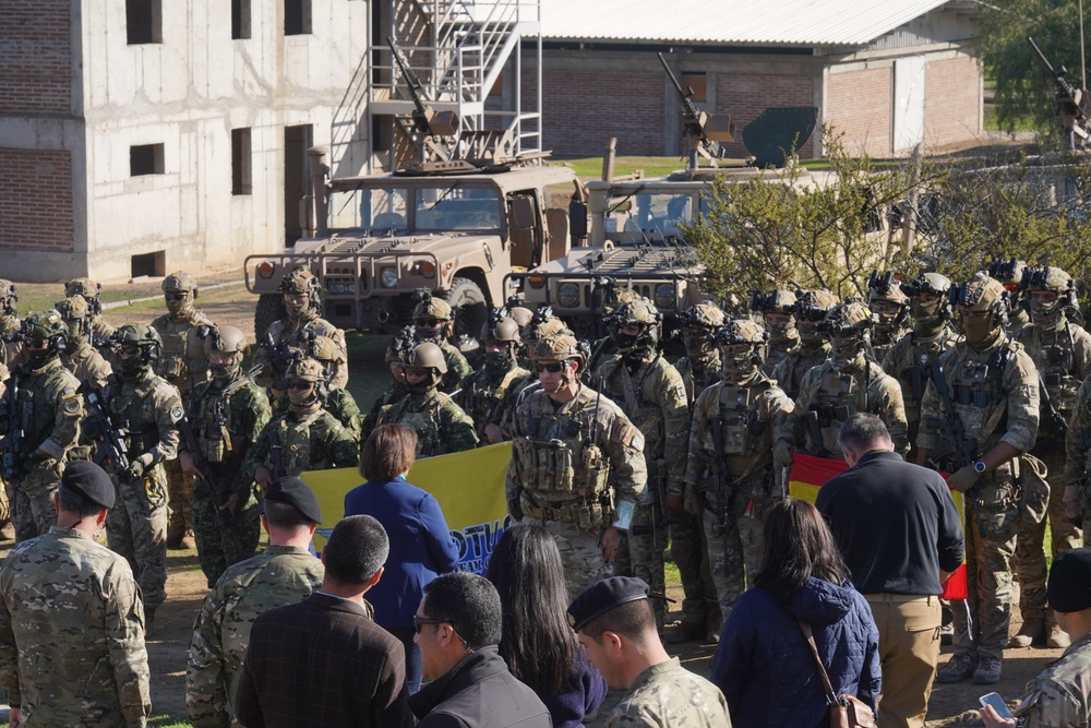 SOUTHERN STAR 25: Chilean MOD observes SOF demonstration
