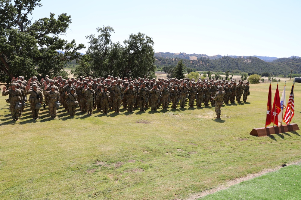 Chief of Army Reserve Re-enlists Soldiers at Mojave Falcon