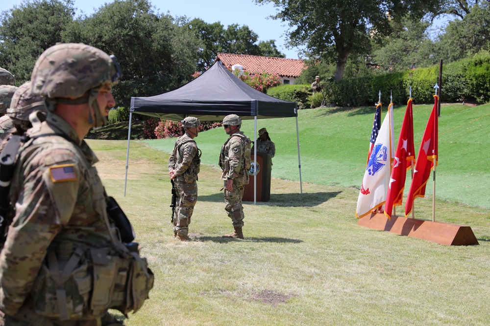 Chief of Army Reserve Re-enlists Soldiers at Mojave Falcon