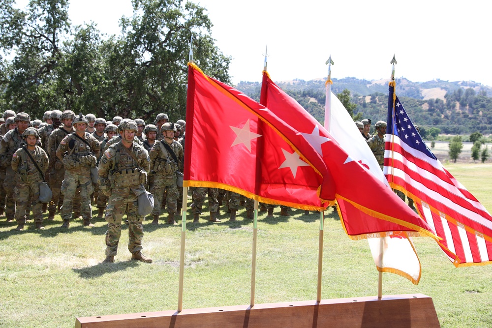 Chief of Army Reserve Re-enlists Soldiers at Mojave Falcon
