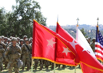 Chief of Army Reserve Re-enlists Soldiers at Mojave Falcon