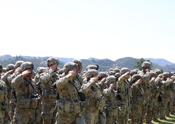 Chief of Army Reserve Re-enlists Soldiers at Mojave Falcon
