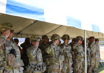 Chief of Army Reserve Re-enlists Soldiers at Mojave Falcon