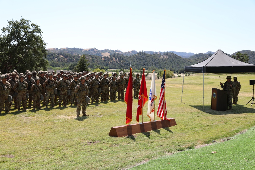 Chief of Army Reserve Re-enlists Soldiers at Mojave Falcon