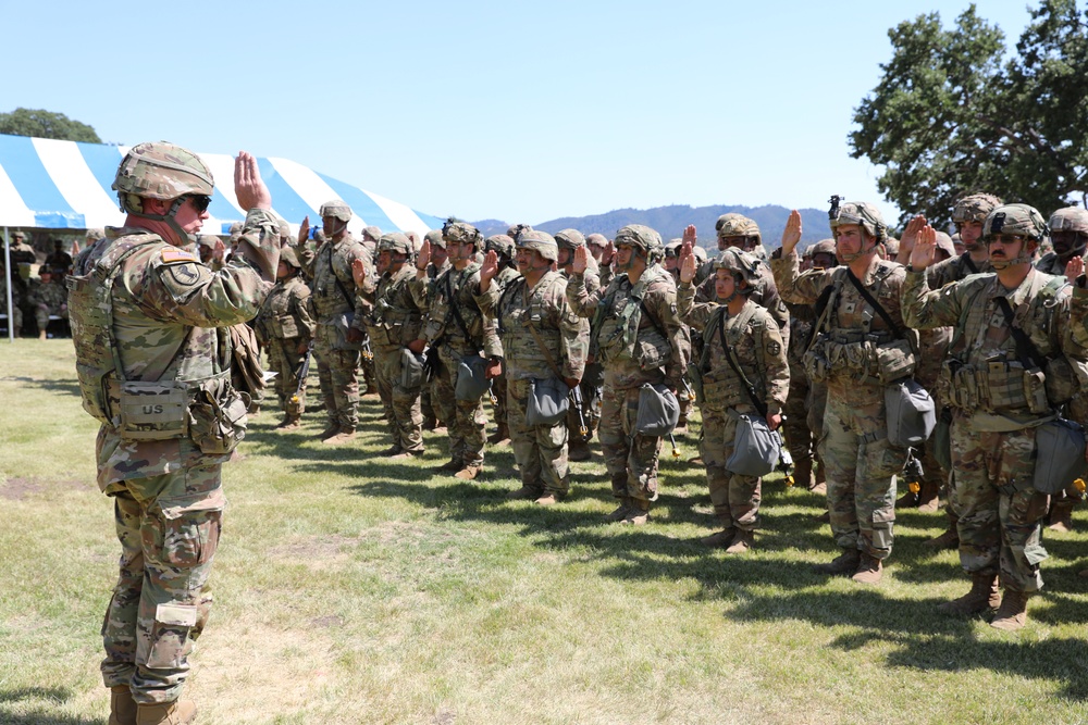 Chief of Army Reserve Re-enlists Soldiers at Mojave Falcon
