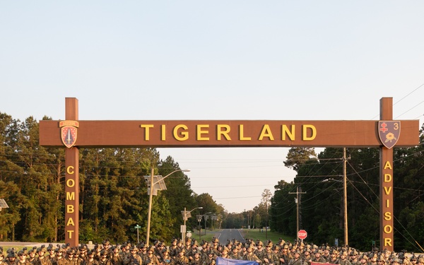 Kosovo Security Force Soldiers pose for company photo at JRTC