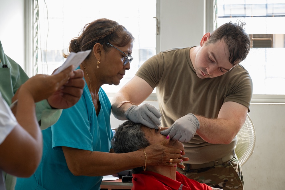 U.S. Air Force medical team provides vision aid at Hospital Regional de Loreto in Iquitos, Peru
