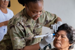 U.S. Air Force medical team provides vision aid at Hospital Regional de Loreto in Iquitos, Peru