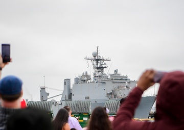 USS Comstock returns to homeport following operations in U.S. 7th Fleet