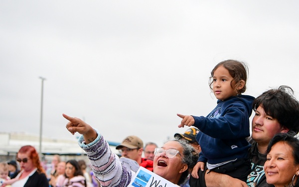 USS Comstock (LSD 45) Returns From Deployment