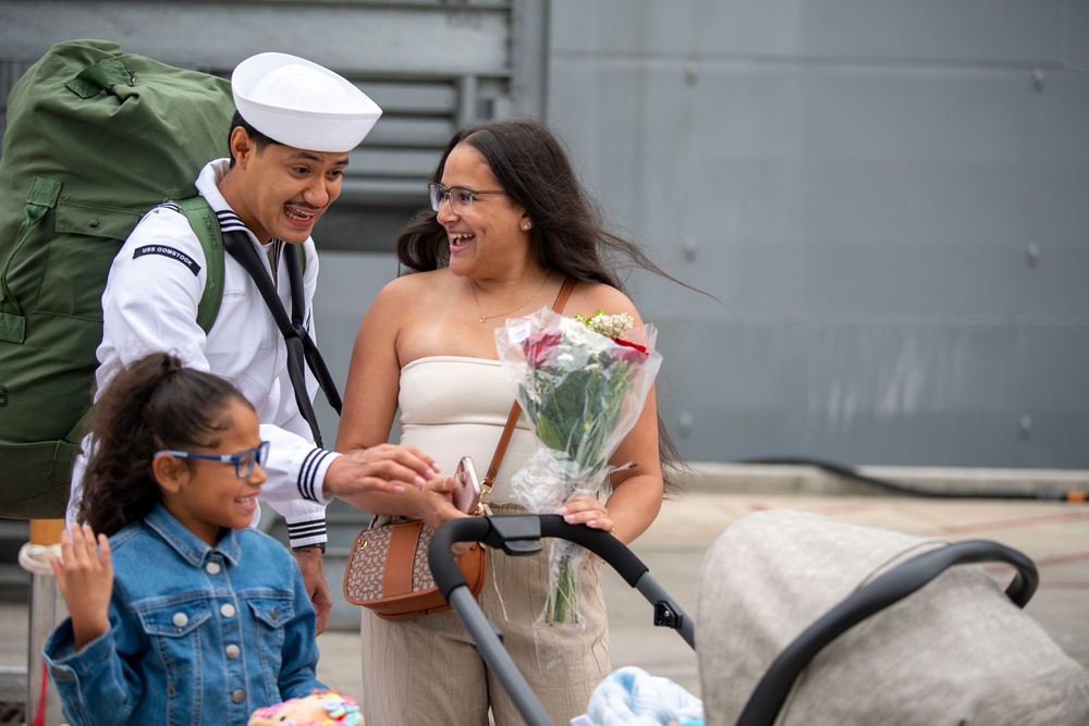 USS Comstock (LSD 45) Returns From Deployment