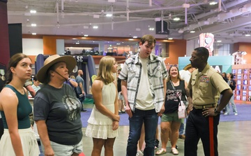 Eastern Recruiting Region Commanding General Attends Marine Week Nashville