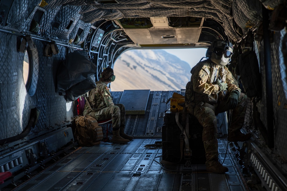Chinook flight to press conference