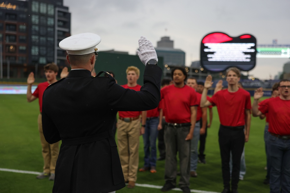 Eastern Recruiting Region Commanding General Attends Marine Week Nashville