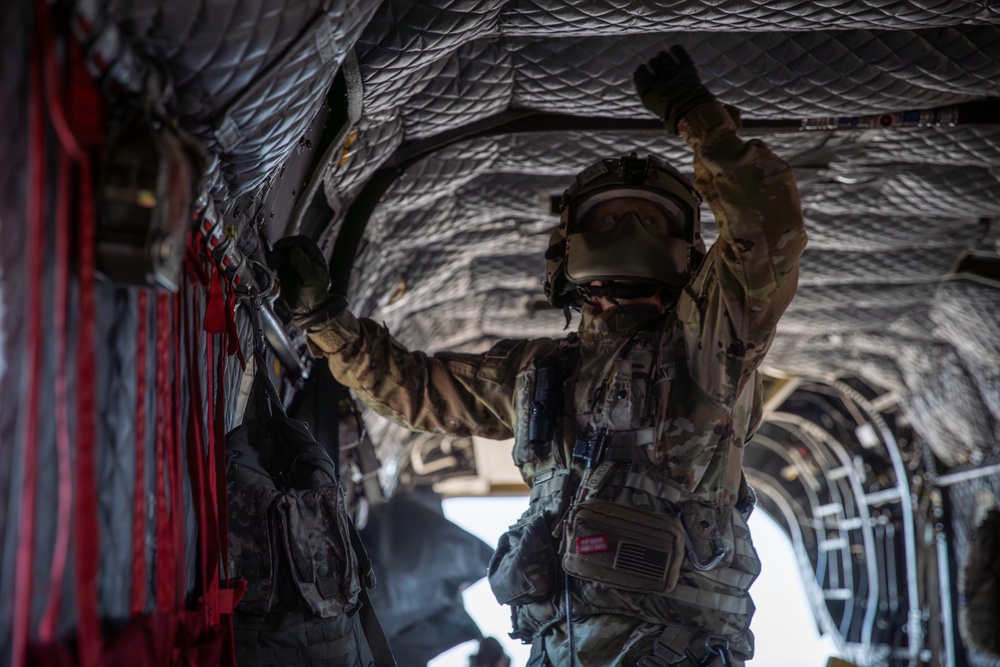 Chinook flight to press conference