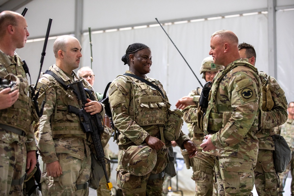 Chief of Army Reserve visits Soldiers during Mojave Falcon