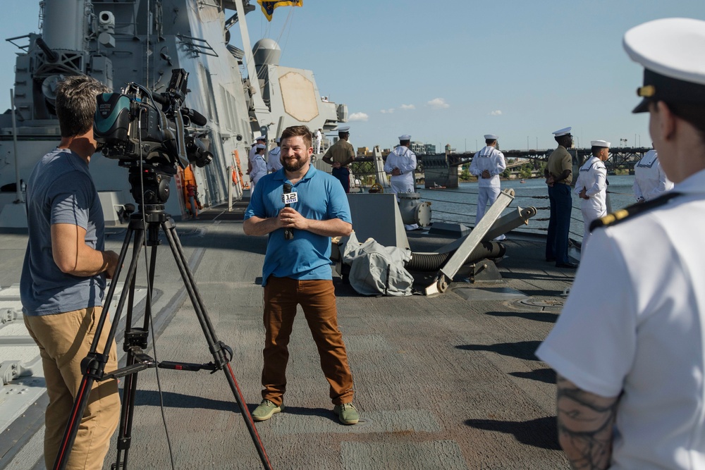 USS Mustin and USS Jack H. Lucas Arrive in Portland, Oregon
