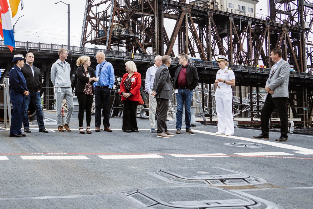 Portland Educators visit the USS Mustin (DDG-89) during Portland Fleet Week