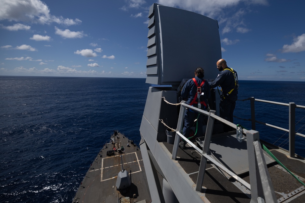 Sailors Aboard USS Oscar Austin (DDG 79) Conduct Maintenance Aloft