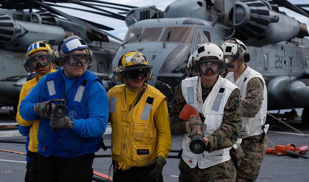USS America (LHA 6) Conducts Aviation Firefighting Training