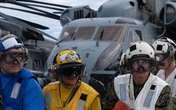 USS America (LHA 6) Conducts Aviation Firefighting Training