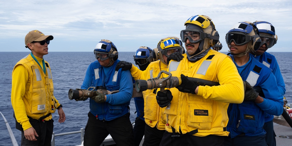 USS America (LHA 6) Conducts Aviation Firefighting Training