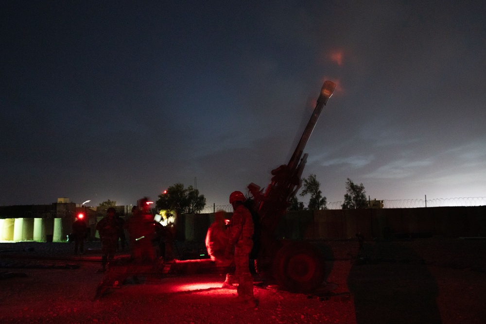 10th Mountain Division Conducts Howitzer Night Live Fire Exercise
