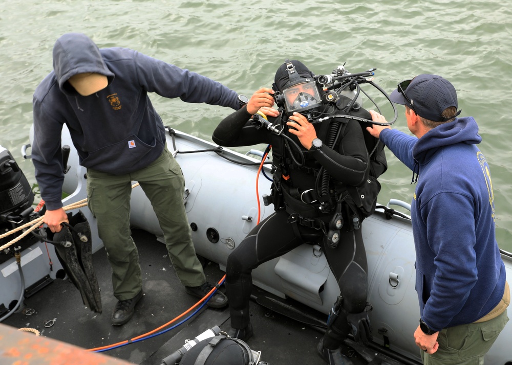 U.S. Navy Divers, Latvian Divers Build Underwater During BALTOPS 25