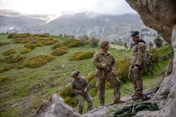 U.S. and Greek forces train on Mount Olympus during Immediate Response 25 [Image 5 of 11]