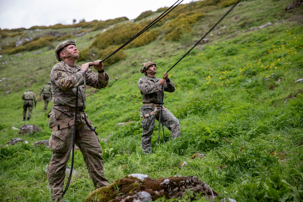 U.S. and Greek forces train on Mount Olympus during Immediate Response 25