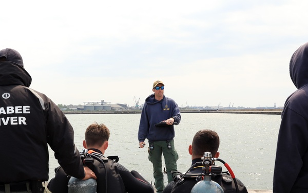 U.S. Navy Divers, Latvian Divers Remove Pylons During BALTOPS 25