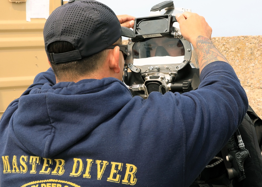 U.S. Navy Divers, Latvian Divers Remove Pylons During BALTOPS 25