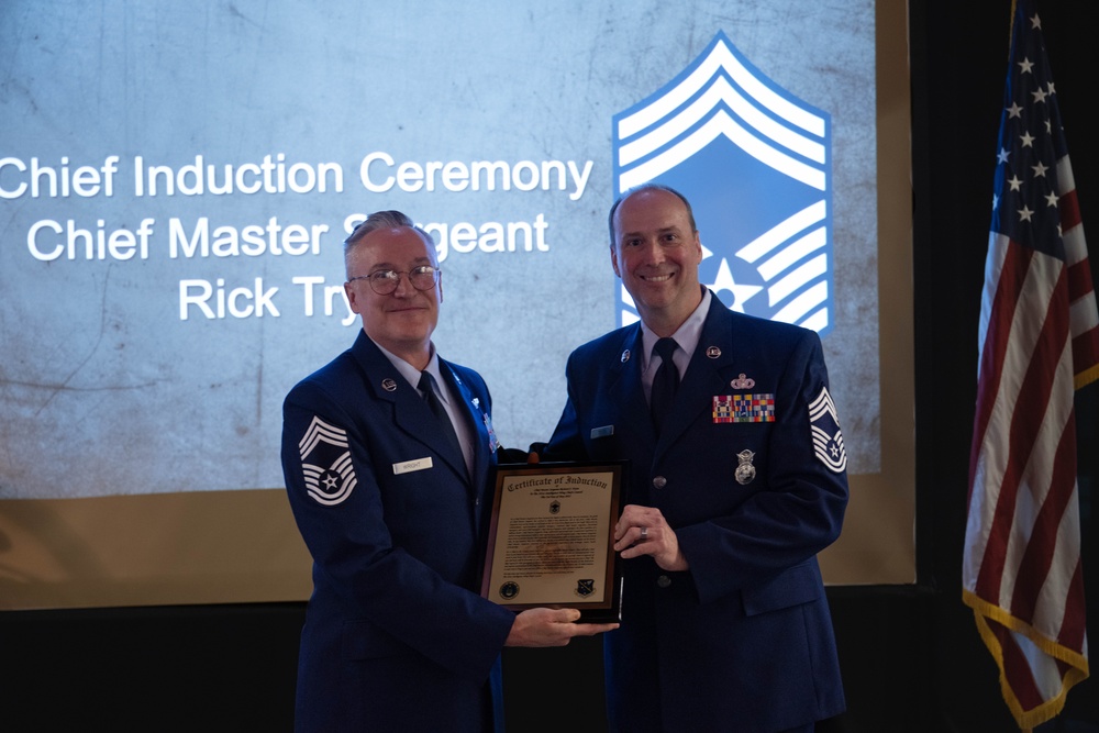 181st Intelligence Wing Inducts Chief Master Sgt. Tryon