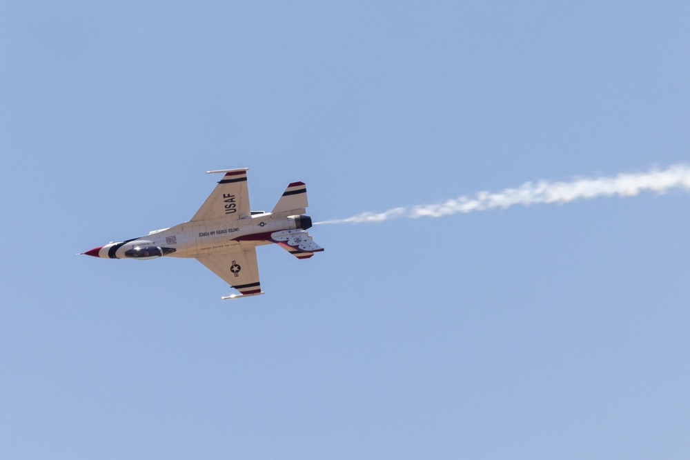 USAF Thunderbirds arrive at Beale AFB for Beale Air &amp; Space Expo 2025