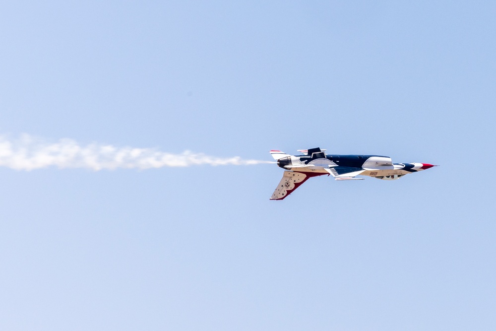 USAF Thunderbirds arrive at Beale AFB for Beale Air &amp; Space Expo 2025