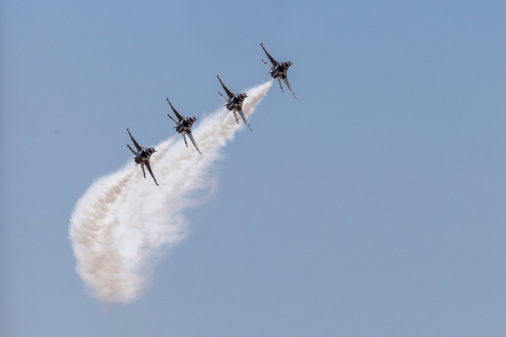 USAF Thunderbirds arrive at Beale AFB for Beale Air &amp; Space Expo 2025