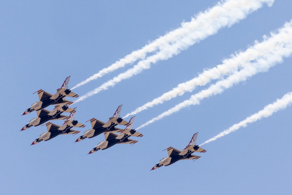 USAF Thunderbirds arrive at Beale AFB for Beale Air &amp; Space Expo 2025