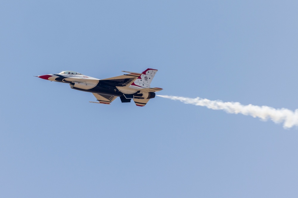 USAF Thunderbirds arrive at Beale AFB for Beale Air &amp; Space Expo 2025