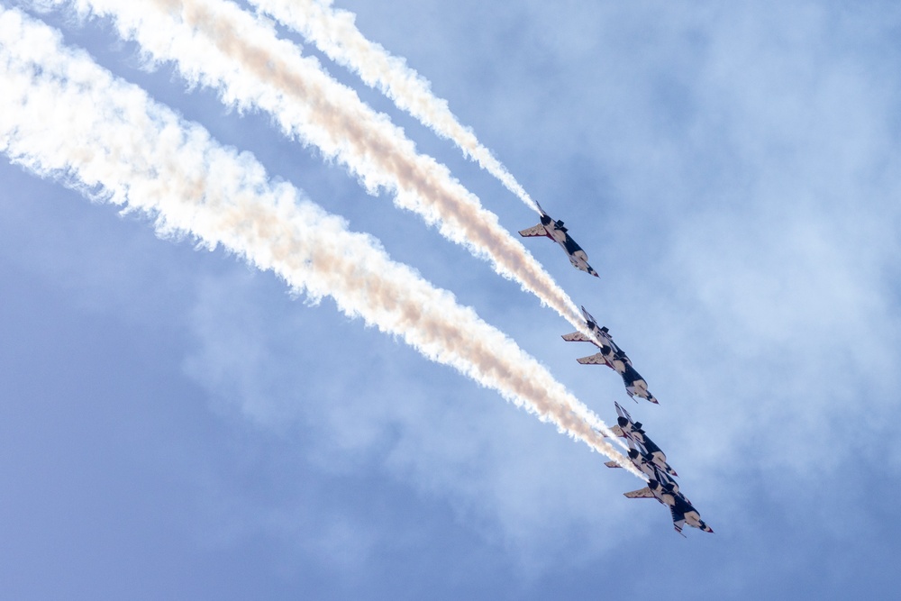 USAF Thunderbirds arrive at Beale AFB for Beale Air &amp; Space Expo 2025