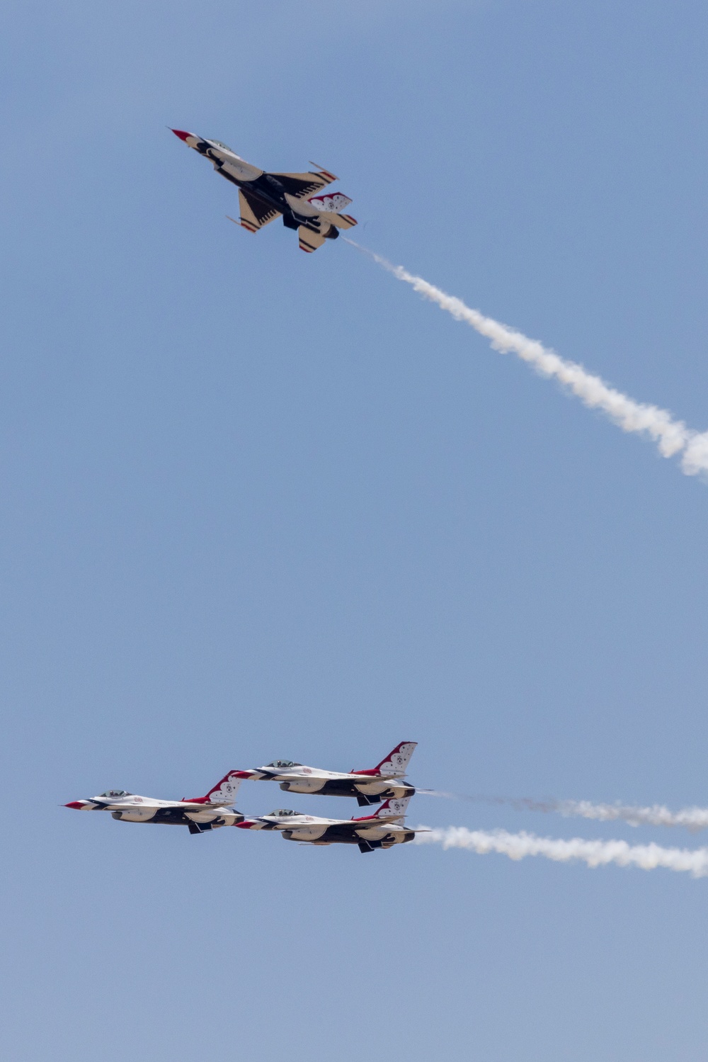 USAF Thunderbirds arrive at Beale AFB for Beale Air &amp; Space Expo 2025