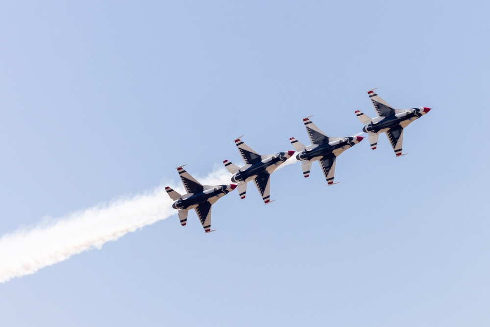 USAF Thunderbirds arrive at Beale AFB for Beale Air &amp; Space Expo 2025