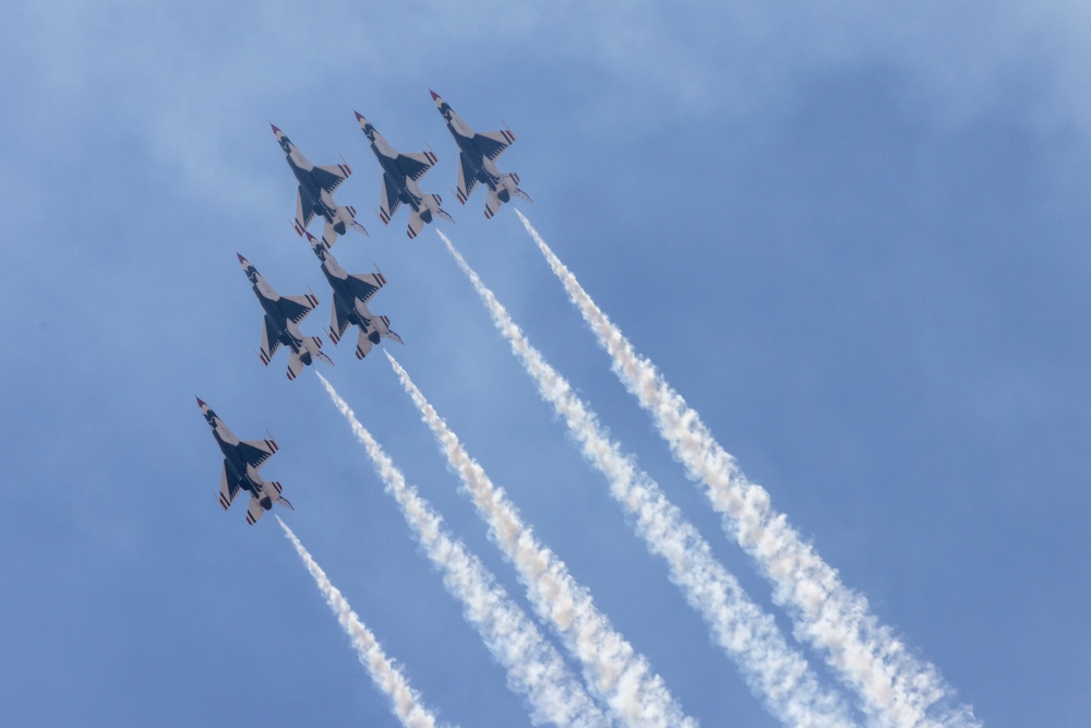 USAF Thunderbirds arrive at Beale AFB for Beale Air &amp; Space Expo 2025
