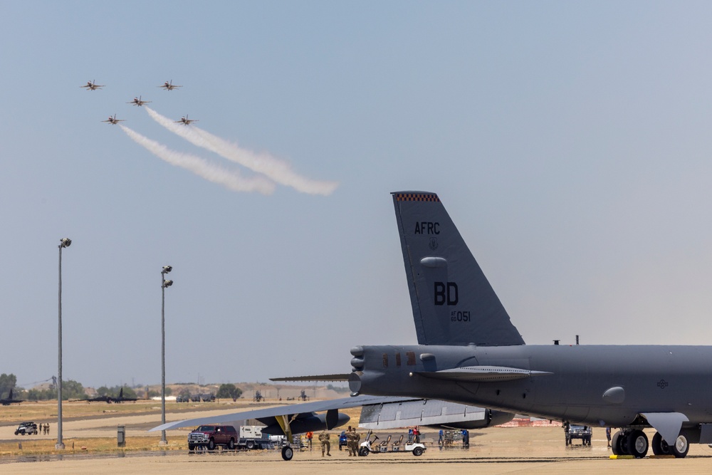 USAF Thunderbirds arrive at Beale AFB for Beale Air &amp; Space Expo 2025