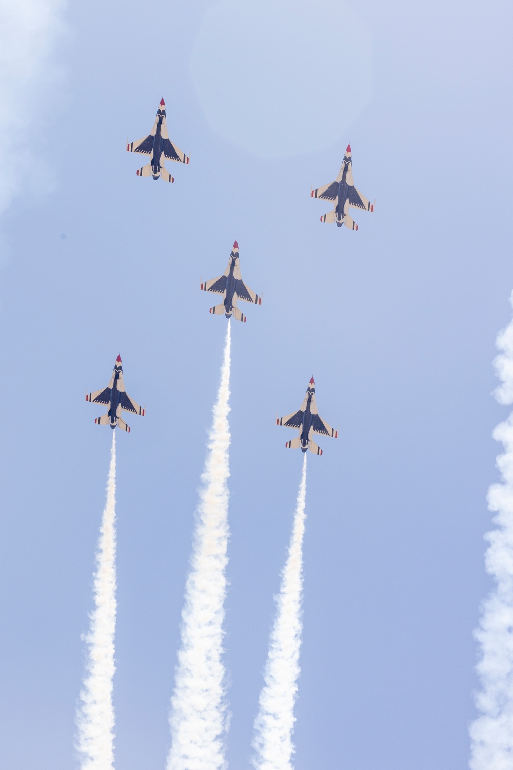 USAF Thunderbirds arrive at Beale AFB for Beale Air &amp; Space Expo 2025