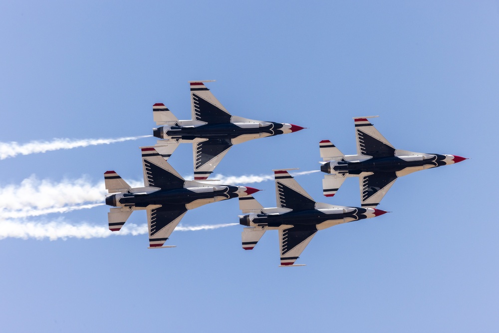 USAF Thunderbirds arrive at Beale AFB for Beale Air &amp; Space Expo 2025