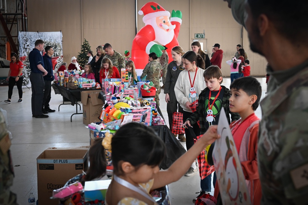 150SOW Family Holiday Event 2024