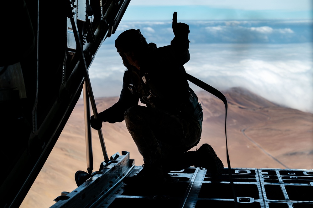 SS25: Chilean Paracaidistas, ST Airmen perform airborne operations via 192nd AS C-130H Hercules