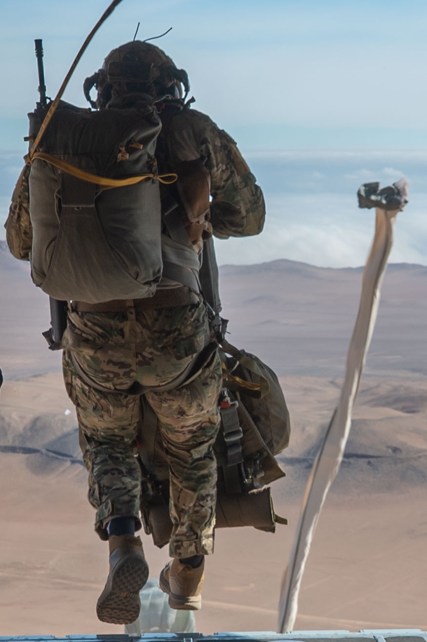 SS25: Chilean Paracaidistas, ST Airmen perform airborne operations via 192nd AS C-130H Hercules
